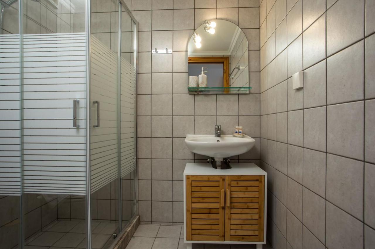 Margaritas Apartments Sými Eksteriør bilde